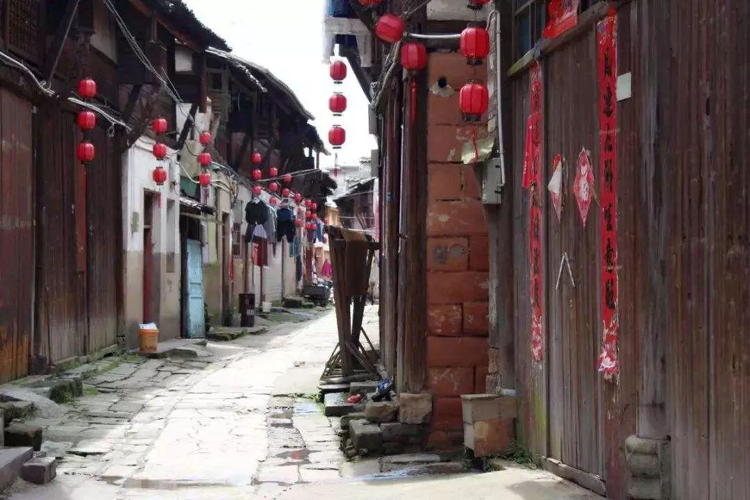 相扑选手大跳跃